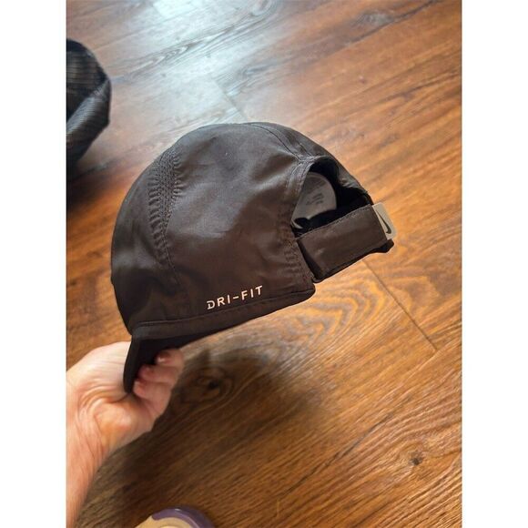 Nike Featherlight Dri-FIT Infant/Toddler Adjustable Cap Hat Black White - Picture 9 of 10